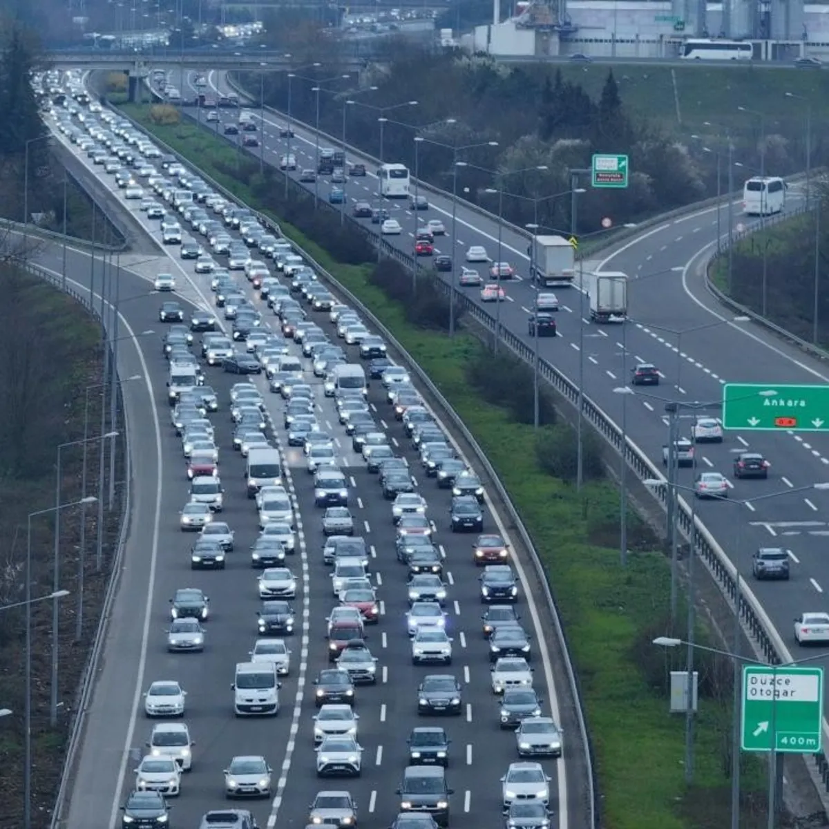 Anadolu Otoyolu’nun Kocaeli kesimi İstanbul yönünde trafiğe kapatılacak